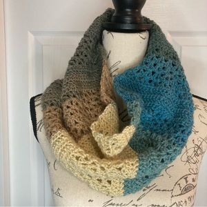 Wool crochet cowl scarf